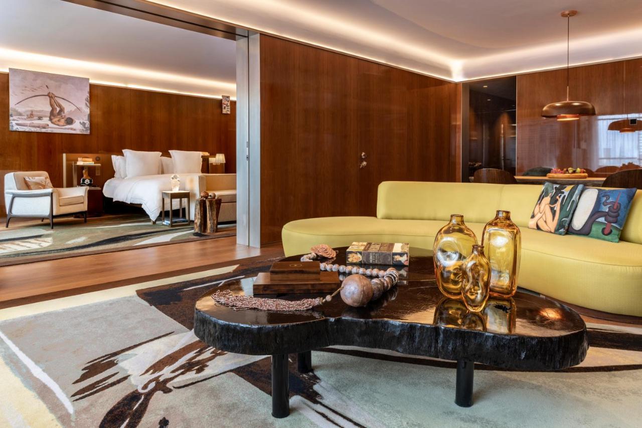 Rosewood Sao Paulo Hotel ภายนอก รูปภาพ The living room of a suite at the Mandarin Oriental